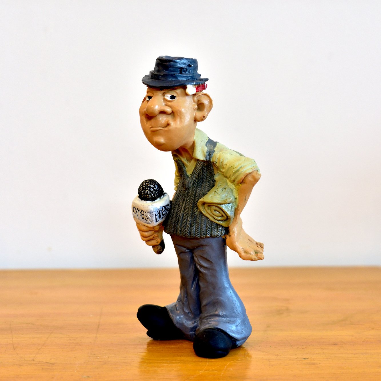 Miniature - Journalist-02